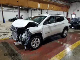 2024 Jeep Compass Latitude с VIN 3C4NJDBNXRT110427, выставлен на аукционе Copart как лот 90045035 с пробегом 16 695 миль миль и Списание • Salvage title. История ставок и продаж доступна на DreamBid. Изображение 1.