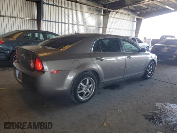 ✅ 2010 Chevrolet Malibu 1LS • VIN: 1G1ZB5EBXAF219399 • Lot: 90817175. Wystawiony na Copart z przebiegiem 119 807 mil. Bezpłatny archiwum sprzedaży aukcyjnych z USA i szczegółowy raport historii pojazdu na DreamBid. Zdjęcie 3.