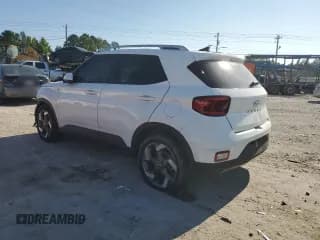 ✅ 2022 Hyundai Venue SEL • VIN: KMHRC8A35NU135069 • Lot: 68202194. Wystawiony na Copart z przebiegiem 69 497 mil. Bezpłatny archiwum sprzedaży aukcyjnych z USA i szczegółowy raport historii pojazdu na DreamBid. Zdjęcie 2.