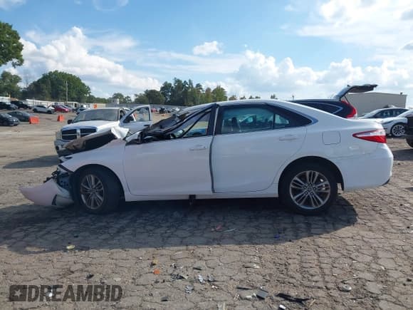 ✅ 2015 Toyota Camry LE • VIN: 4T1BF1FK1FU079293 • Lot: 43407695. Listed on IAAI with 132,972 mi. Free auction sales archive from the USA and detailed vehicle history report at DreamBid. Image 15.