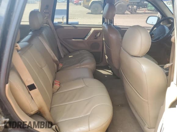 ✅ 2000 Jeep Grand Cherokee Laredo • VIN: 1J4GW48N0YC210235 • Lot: 60558905. Listed on Copart with 131,108 mi. Free auction sales archive from the USA and detailed vehicle history report at DreamBid. Image 11.
