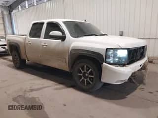 2010 Chevrolet Silverado 1500 LTZ z VIN 3GCRKTE32AG283200, wystawiony jako IAAI lot #43354402 z przebiegiem 235 162 mil mil oraz . Historia ofert i sprzedaży dostępna na DreamBid. Obrazek 1.