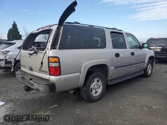 ✅ 2005 Chevrolet Suburban LT • VIN: 3GNFK16ZX5G236228 • Lot: 41590915. Wystawiony na Copart z przebiegiem 179 040 mil. Bezpłatny archiwum sprzedaży aukcyjnych z USA i szczegółowy raport historii pojazdu na DreamBid. Zdjęcie 3.