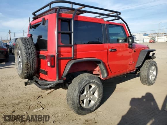 ✅ 2018 Jeep Wrangler Sahara • VIN: 1C4AJWBGXJL937095 • Lot: 46142495. Wystawiony na Copart z przebiegiem 34 408 mil. Bezpłatny archiwum sprzedaży aukcyjnych z USA i szczegółowy raport historii pojazdu na DreamBid. Zdjęcie 3.