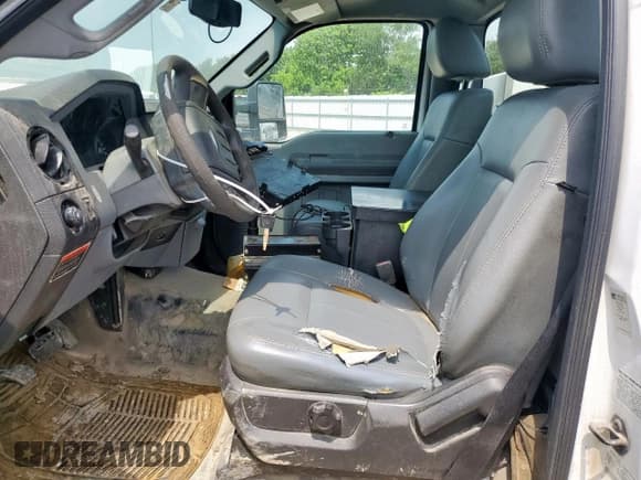 ✅ 2012 Ford F-450 XL • VIN: 1FDUF4GY6CEB70501 • Lot: 62795095. Wystawiony na Copart z przebiegiem 195 753 mil. Bezpłatny archiwum sprzedaży aukcyjnych z USA i szczegółowy raport historii pojazdu na DreamBid. Zdjęcie 7.