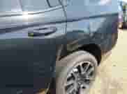 2024 Chevrolet Tahoe RST z VIN 1GNSCRKD0RR302733, wystawiony jako IAAI lot #40800083 z przebiegiem 10 597 mil mil oraz . Historia ofert i sprzedaży dostępna na DreamBid. Obrazek 18.