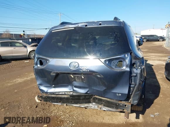 ✅ 2014 Toyota Sienna LE AAS • VIN: 5TDKK3DC8ES511145 • Lot: 43481982. Listed on IAAI with 108,154 mi. Free auction sales archive from the USA and detailed vehicle history report at DreamBid. Image 6.