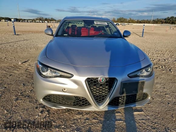 ✅ 2019 Alfa Romeo Giulia Sport • VIN: ZARFAMAN1K7597989 • Лот: 94126845. Опубликован ранее на Copart с пробегом 83 965 миль. Бесплатный доступ к архиву аукционных продаж из США и подробный отчёт об истории автомобиля на DreamBid. Изображение 5.