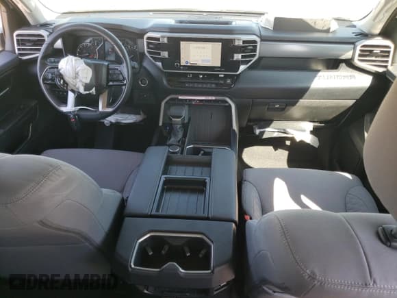 ✅ 2024 Toyota Tundra SR5 • VIN: 5TFLA5DB1RX209450 • Lot: 81627945. Wystawiony na Copart z przebiegiem 9 284 mil. Bezpłatny archiwum sprzedaży aukcyjnych z USA i szczegółowy raport historii pojazdu na DreamBid. Zdjęcie 8.