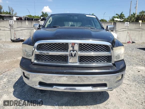 ✅ 2009 Dodge 1500 Laramie • VIN: 1D3HB13T49J521861 • Lot: 50819025. Wystawiony na Copart z przebiegiem 201 358 mil. Bezpłatny archiwum sprzedaży aukcyjnych z USA i szczegółowy raport historii pojazdu na DreamBid. Zdjęcie 5.