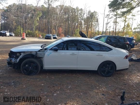 ✅ 2025 Honda Accord Sport-L • VIN: 1HGCY2F71SA053777 • Lot: 43523376. Wystawiony na IAAI z przebiegiem 9 509 mil. Bezpłatny archiwum sprzedaży aukcyjnych z USA i szczegółowy raport historii pojazdu na DreamBid. Zdjęcie 15.