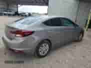 2020 Hyundai Elantra SE z VIN KMHD74LF4LU949239, wystawiony jako Copart lot #55599705 z przebiegiem 88 744 mil mil oraz Czysty tytuł • Clean title. Historia ofert i sprzedaży dostępna na DreamBid. Obrazek 3.