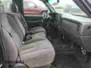 2006 Chevrolet Silverado 1500 Work Truck z VIN 3GCEC14X36G185384, wystawiony jako Copart lot #57725095 z przebiegiem 245 172 mil mil oraz Szkoda całkowita • Salvage title. Historia ofert i sprzedaży dostępna na DreamBid. Obrazek 10.