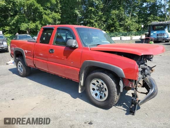 ✅ 2006 Chevrolet Silverado 1500 LS • VIN: 2GCEK19B261101225 • Lot: 70333244. Wystawiony na Copart z przebiegiem 214 034 mil mil. Skorzystaj z bezpłatnego archiwum sprzedaży aukcyjnych z USA i zobacz szczegółowy raport historii pojazdu na DreamBid. Zdjęcie 4.