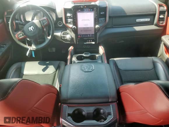 2025 Ram 1500 Rebel z VIN 1C6SRFLP5SN521500, wystawiony jako Copart lot #84731065 z przebiegiem 15 845 mil mil oraz Szkoda całkowita • Salvage title. Historia ofert i sprzedaży dostępna na DreamBid. Obrazek 8.