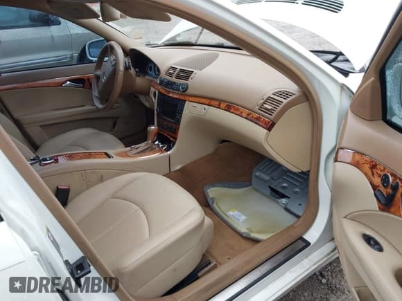 ✅ 2009 Mercedes-Benz E 350 Luxury • VIN: WDBUF87XX9B437411 • Lot: 43726752. Listed on IAAI with 163,080 mi. Free auction sales archive from the USA and detailed vehicle history report at DreamBid. Image 5.