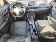 ✅ 2016 Mazda CX-3 Sport • VIN: JM1DKDB72G0131020 • Lot: 71320975. Wystawiony na Copart z przebiegiem 121 367 mil. Bezpłatny archiwum sprzedaży aukcyjnych z USA i szczegółowy raport historii pojazdu na DreamBid. Zdjęcie 8.