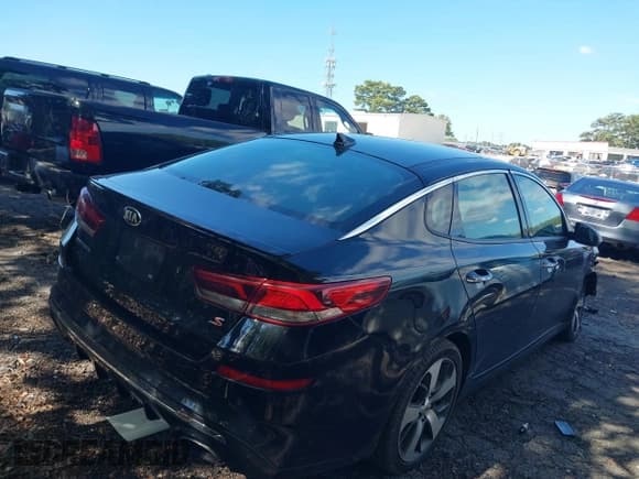 ✅ 2020 Kia Optima LX • VIN: 5XXGT4L3XLG413386 • Лот: 40141051. Опубликован ранее на IAAI с пробегом 120 493 миль. Бесплатный доступ к архиву аукционных продаж из США и подробный отчёт об истории автомобиля на DreamBid. Изображение 4.