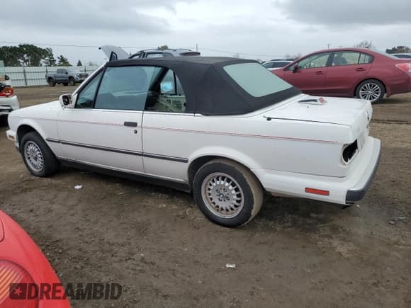 ✅ 1988 BMW 3 Series • VIN: WBABB1304J8271079 • Lot: 87092254. Listed on Copart with 119,119 mi. Free auction sales archive from the USA and detailed vehicle history report at DreamBid. Image 2.