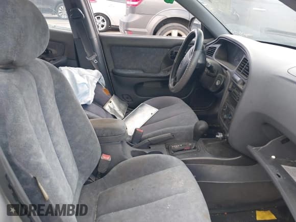 ✅ 2001 Hyundai Elantra GLS • VIN: KMHDN45D91U164083 • Lot: 41132996. Wystawiony na IAAI z przebiegiem 384 881 mil. Bezpłatny archiwum sprzedaży aukcyjnych z USA i szczegółowy raport historii pojazdu na DreamBid. Zdjęcie 5.