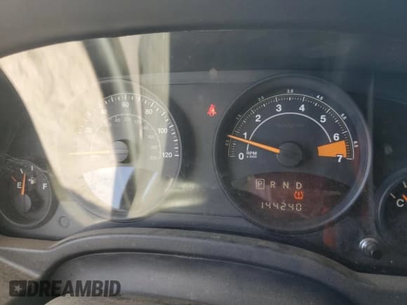 ✅ 2015 Jeep Patriot Latitude • VIN: 1C4NJPFA5FD107297 • Lot: 55774155. Listed on Copart with 144,240 mi. Free auction sales archive from the USA and detailed vehicle history report at DreamBid. Image 9.