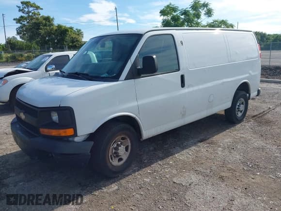 ✅ 2014 Chevrolet Express Cargo • VIN: 1GCWGFCA9E1109829 • Lot: 42947617. Listed on IAAI with 380,875 mi. Free auction sales archive from the USA and detailed vehicle history report at DreamBid. Image 2.