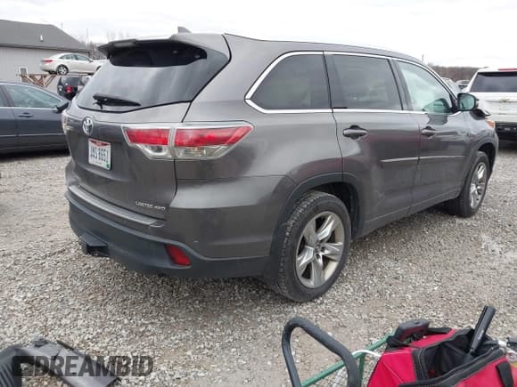 ✅ 2016 Toyota Highlander Limited • VIN: 5TDDKRFH4GS339879 • Lot: 43787140. Listed on IAAI with 150,794 mi. Free auction sales archive from the USA and detailed vehicle history report at DreamBid. Image 4.