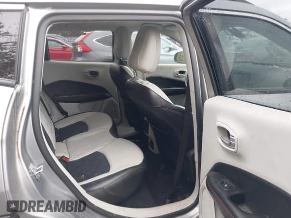 ✅ 2020 Jeep Compass Limited • VIN: 3C4NJCCB9LT179647 • Lot: 43449595. Listed on IAAI with 75,785 mi. Free auction sales archive from the USA and detailed vehicle history report at DreamBid. Image 8.