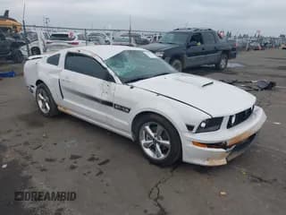 ✅ 2007 Ford Mustang GT Deluxe • VIN: 1ZVHT82H575317553 • Lot: 43778686. Wystawiony na IAAI z przebiegiem 17 039 mil. Bezpłatny archiwum sprzedaży aukcyjnych z USA i szczegółowy raport historii pojazdu na DreamBid. Zdjęcie 1.