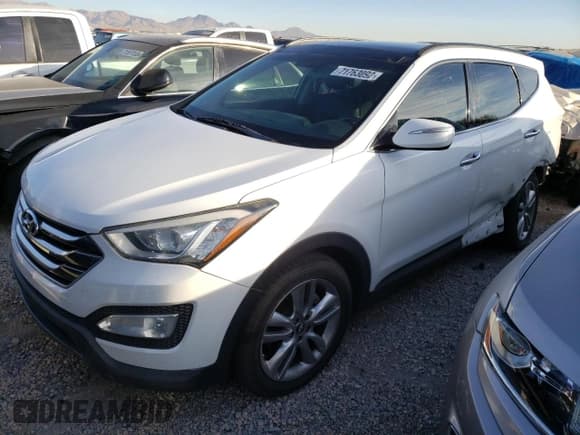 ✅ 2015 Hyundai Santa Fe • VIN: 5XYZW4LA3FG233195 • Lot: 71763092. Listed on Copart with 153,792 mi. Free auction sales archive from the USA and detailed vehicle history report at DreamBid. Image 1.