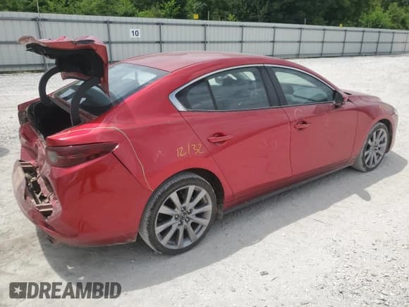 ✅ 2021 Mazda 3 Preferred • VIN: JM1BPACL8M1317654 • Lot: 63233245. Listed on Copart with 80,623 mi. Free auction sales archive from the USA and detailed vehicle history report at DreamBid. Image 3.