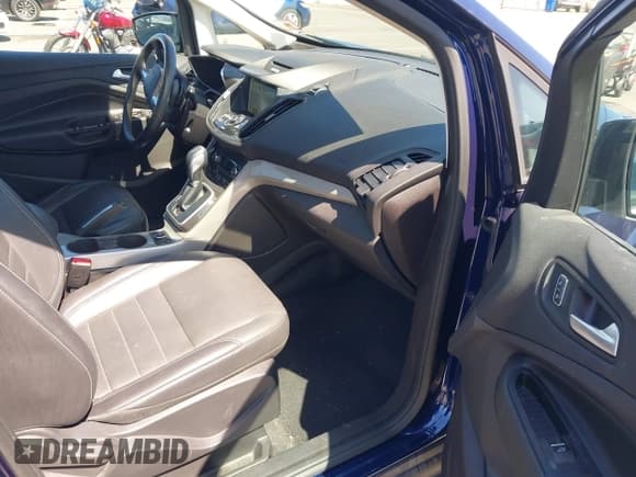 ✅ 2016 Ford C-Max SEL • VIN: 1FADP5CU9GL102758 • Lot: 41989630. Wystawiony na IAAI z przebiegiem 103 410 mil. Bezpłatny archiwum sprzedaży aukcyjnych z USA i szczegółowy raport historii pojazdu na DreamBid. Zdjęcie 5.