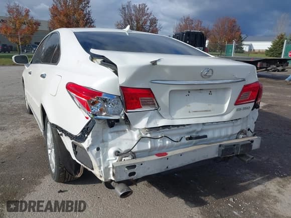 ✅ 2011 Lexus ES 330 • VIN: JTHBK1EG4B2421059 • Lot: 43687250. Listed on IAAI with 103,905 mi. Free auction sales archive from the USA and detailed vehicle history report at DreamBid. Image 6.
