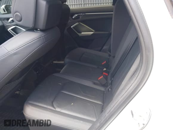 ✅ 2020 Audi Q3 Premium • VIN: WA1AECF32L1115054 • Лот: 42307184. Опубликован ранее на IAAI с пробегом 35 522 миль. Бесплатный доступ к архиву аукционных продаж из США и подробный отчёт об истории автомобиля на DreamBid. Изображение 8.