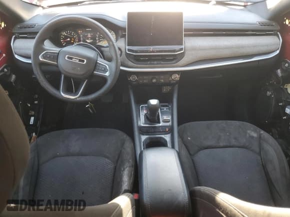 ✅ 2024 Jeep Compass Sport • VIN: 3C4NJDAN1RT599771 • Lot: 85825485. Wystawiony na Copart z przebiegiem 35 550 mil. Bezpłatny archiwum sprzedaży aukcyjnych z USA i szczegółowy raport historii pojazdu na DreamBid. Zdjęcie 8.