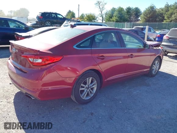 ✅ 2016 Hyundai Sonata SE • VIN: 5NPE24AF5GH352062 • Lot: 43438314. Listed on IAAI with 86,000 mi. Free auction sales archive from the USA and detailed vehicle history report at DreamBid. Image 4.