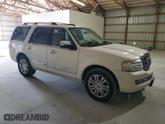✅ 2007 Lincoln Navigator • VIN: 5LMFU28557LJ23983 • Lot: 67229985. Wystawiony na Copart z przebiegiem 175 267 mil. Bezpłatny archiwum sprzedaży aukcyjnych z USA i szczegółowy raport historii pojazdu na DreamBid. Zdjęcie 4.