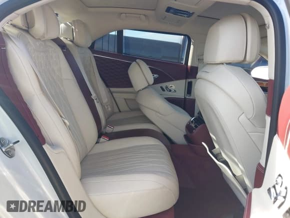 ✅ 2020 Bentley Flying Spur W12 • VIN: SCBBB6ZG7LC080974 • Lot: 43296914. Wystawiony na IAAI z przebiegiem 16 621 mil. Bezpłatny archiwum sprzedaży aukcyjnych z USA i szczegółowy raport historii pojazdu na DreamBid. Zdjęcie 8.