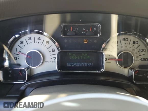 ✅ 2011 Ford Expedition Max Limited • VIN: 1FMJK1K54BEF27652 • Lot: 45739275. Wystawiony na Copart z przebiegiem 243 242 mil. Bezpłatny archiwum sprzedaży aukcyjnych z USA i szczegółowy raport historii pojazdu na DreamBid. Zdjęcie 9.