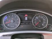 ✅ 2013 Volkswagen Touareg Exec • VIN: WVGEF9BP3DD001656 • Lot: 49436605. Listed on Copart with 186,277 mi. Free auction sales archive from the USA and detailed vehicle history report at DreamBid. Image 9.