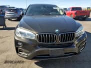 ✅ 2015 BMW X6 xDrive35i • VIN: 5UXKU2C55F0N77453 • Lot: 91641365. Wystawiony na Copart z przebiegiem 128 734 mil. Bezpłatny archiwum sprzedaży aukcyjnych z USA i szczegółowy raport historii pojazdu na DreamBid. Zdjęcie 5.