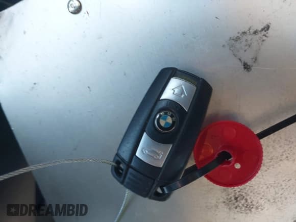 ✅ 2014 BMW X1 sDrive28i • VIN: WBAVM1C52EVW46610 • Лот: 43735206. Опубликован ранее на IAAI с пробегом 177 260 миль. Бесплатный доступ к архиву аукционных продаж из США и подробный отчёт об истории автомобиля на DreamBid. Изображение 11.