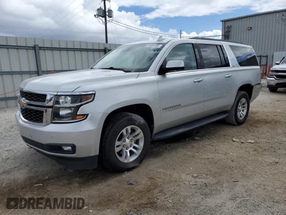 ✅ 2018 Chevrolet Suburban LT • VIN: 1GNSCHKC4JR249122 • Лот: 81604185. Опубликован ранее на Copart с пробегом 121 859 миль. Бесплатный доступ к архиву аукционных продаж из США и подробный отчёт об истории автомобиля на DreamBid. Изображение 1.