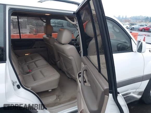 ✅ 2000 Toyota Land Cruiser • VIN: JT3HT05J6Y0120283 • Lot: 43677278. Wystawiony na IAAI z przebiegiem 288 299 mil. Bezpłatny archiwum sprzedaży aukcyjnych z USA i szczegółowy raport historii pojazdu na DreamBid. Zdjęcie 8.