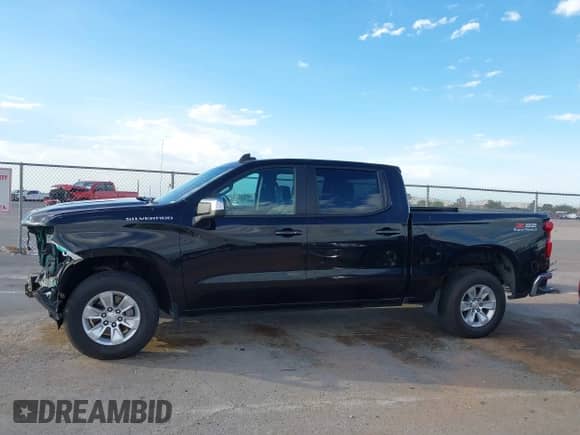 2022 Chevrolet Silverado 1500 LT z VIN 1GCPWCED7NZ123212, wystawiony jako IAAI lot #42823989 z przebiegiem 79 092 mil mil oraz . Historia ofert i sprzedaży dostępna na DreamBid. Obrazek 14.