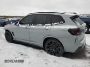 ✅ 2022 BMW X3 M • VIN: 5YM13EC02N9L76701 • Лот: 43724295. Опубликован ранее на Copart с пробегом 17 136 миль. Бесплатный доступ к архиву аукционных продаж из США и подробный отчёт об истории автомобиля на DreamBid. Изображение 2.