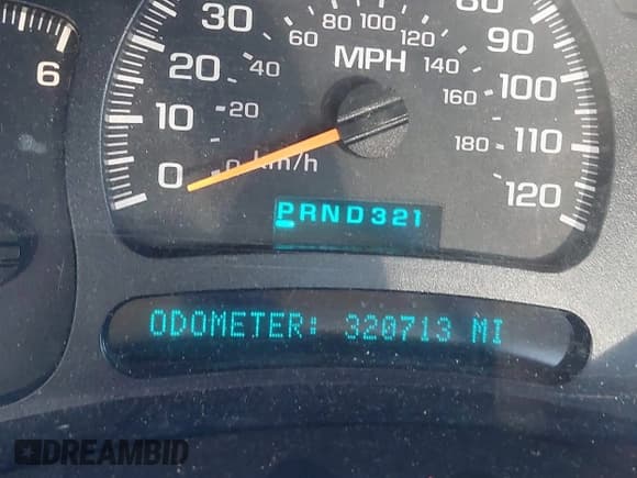 ✅ 2005 Chevrolet Silverado 2500HD LS • VIN: 1GCHK23U25F839031 • Lot: 41594750. Wystawiony na IAAI z przebiegiem 320 713 mil. Bezpłatny archiwum sprzedaży aukcyjnych z USA i szczegółowy raport historii pojazdu na DreamBid. Zdjęcie 15.