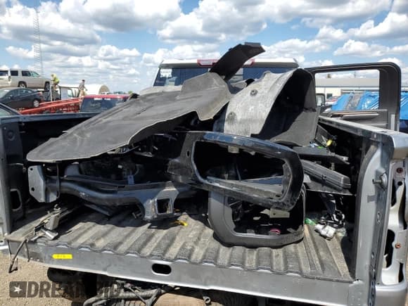 ✅ 2025 Chevrolet Silverado 2500HD LT • VIN: 2GC4KNEY6S1143968 • Lot: 69781745. Wystawiony na Copart z przebiegiem 20 570 mil. Bezpłatny archiwum sprzedaży aukcyjnych z USA i szczegółowy raport historii pojazdu na DreamBid. Zdjęcie 12.