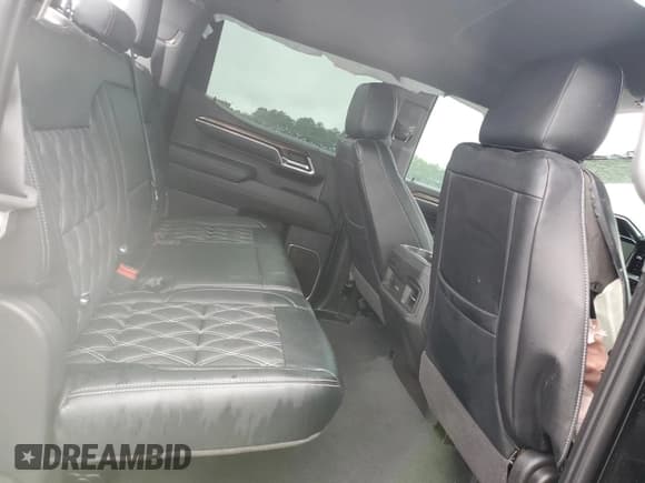 ✅ 2024 Chevrolet Silverado 1500 RST • VIN: 2GCUDEEDXR1156708 • Lot: 83778775. Wystawiony na Copart z przebiegiem 12 232 mil. Bezpłatny archiwum sprzedaży aukcyjnych z USA i szczegółowy raport historii pojazdu na DreamBid. Zdjęcie 10.