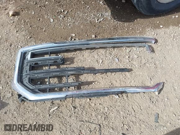 ✅ 2018 GMC Sierra 1500 SLE • VIN: 1GTV2MEH1JZ217303 • Lot: 43527753. Listed on IAAI with 129,799 mi. Free auction sales archive from the USA and detailed vehicle history report at DreamBid. Image 12.